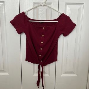 Size M Burgundy Shein tie front crop top